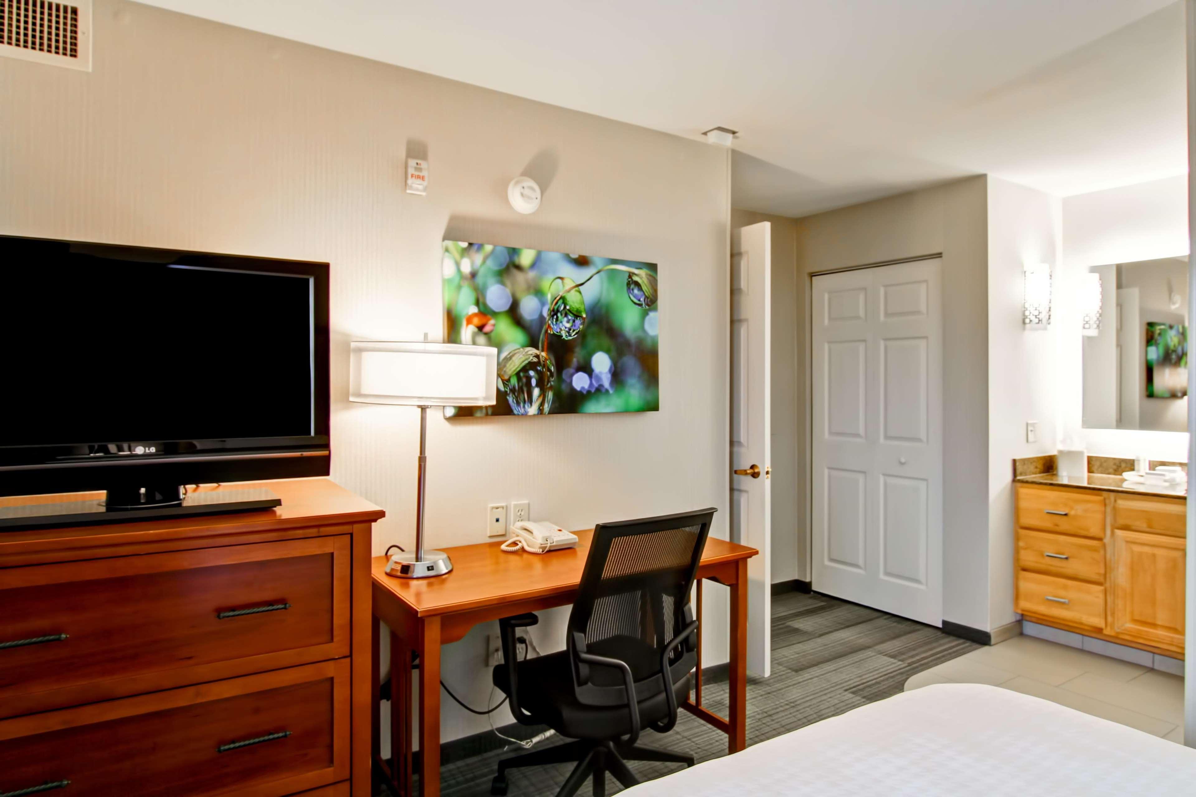 Homewood Suites By Hilton Stratford Esterno foto