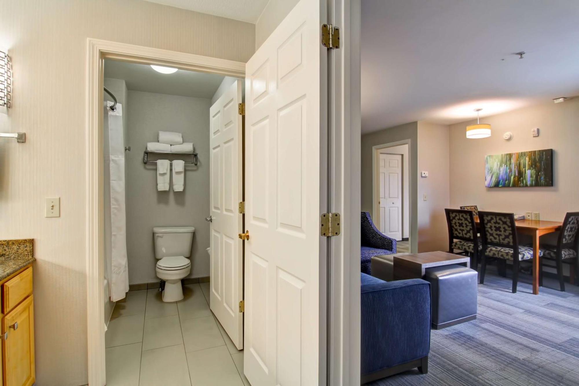 Homewood Suites By Hilton Stratford Esterno foto