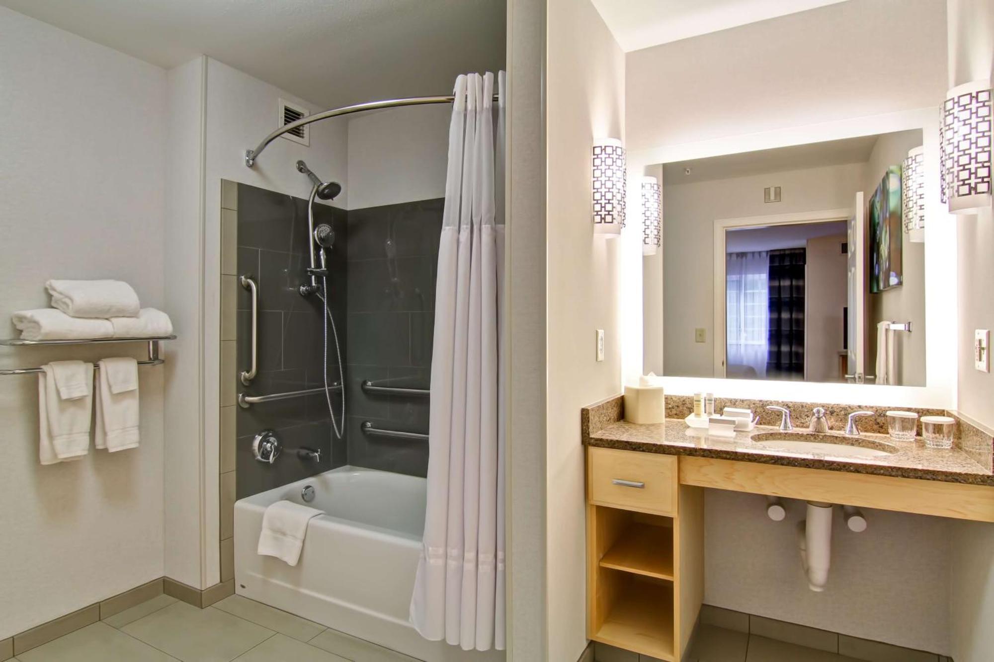 Homewood Suites By Hilton Stratford Esterno foto