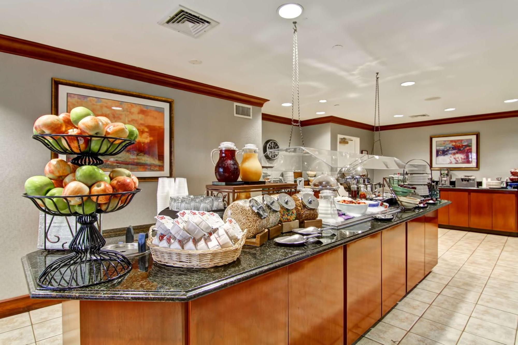 Homewood Suites By Hilton Stratford Esterno foto