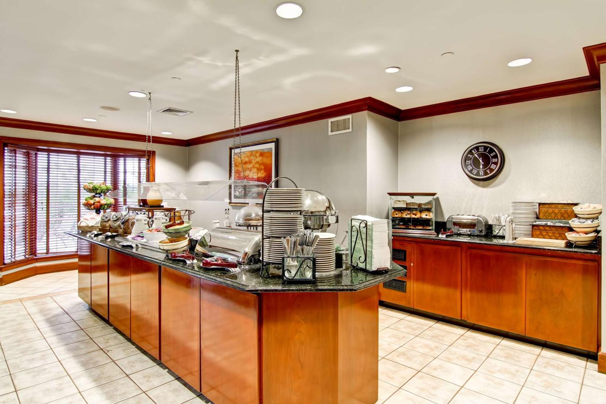 Homewood Suites By Hilton Stratford Esterno foto